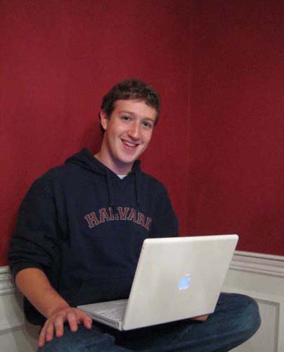 Zuckerberg s-a dus in hanorac la „logodna” Facebook