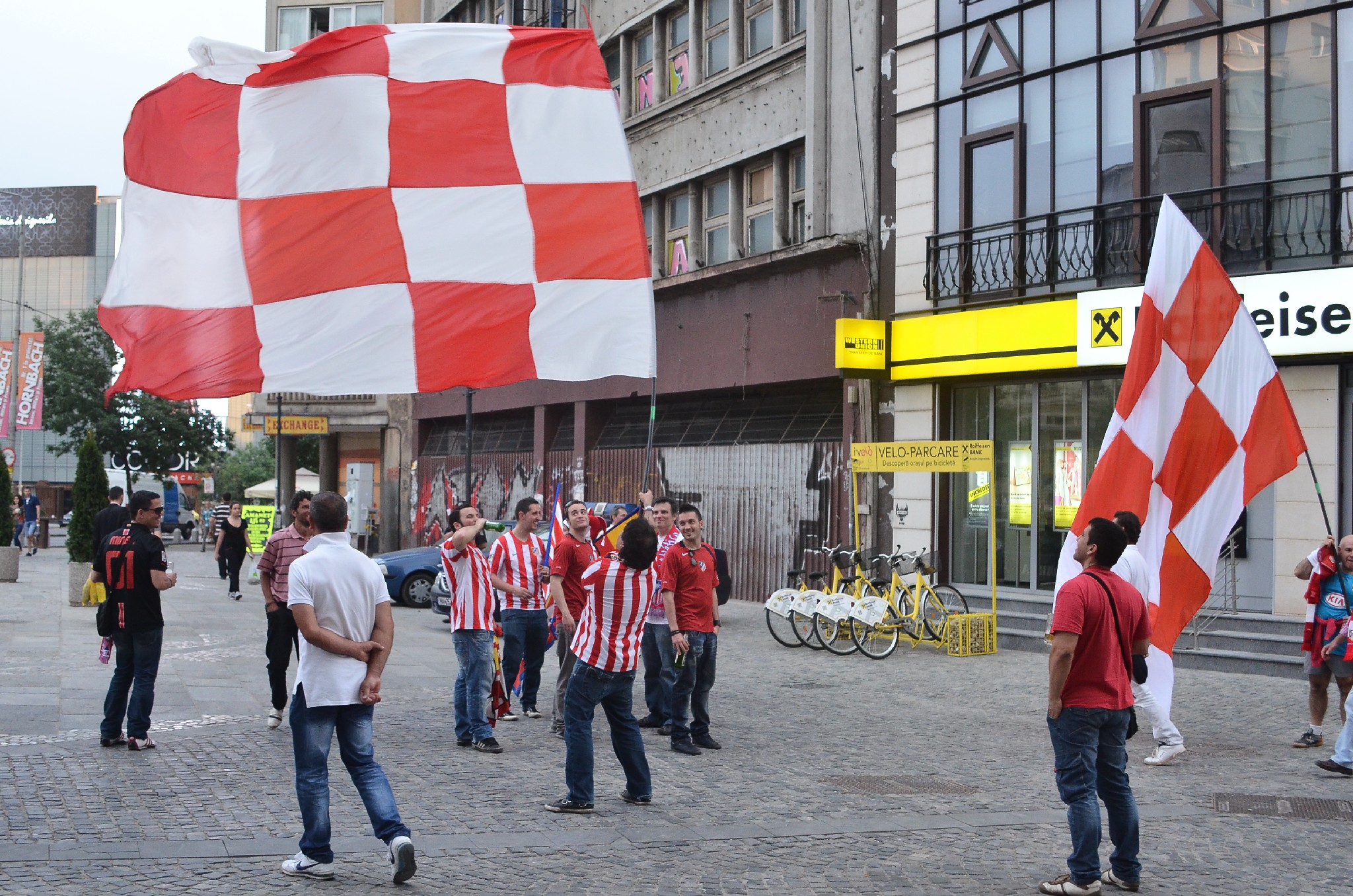 FINALA EUROPA LEAGUE: Suporterii spanioli fac spectacol la Bucuresti (GALERIE FOTO)