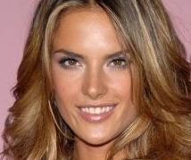 Supermodelul Alessandra Ambrosio e din nou mamica!