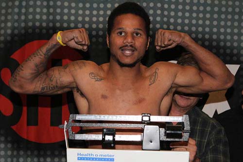 Anthony Dirrell, facut knock-out de o motocicleta