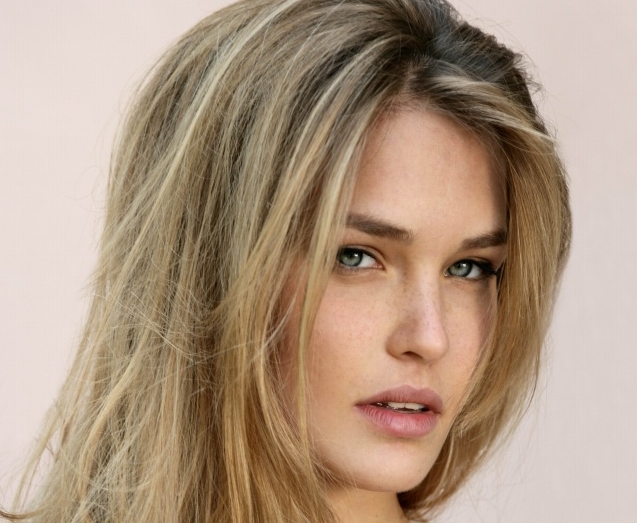 Frumoasa Bar Refaeli si-a implinit o dorinta, la inceput de an: Si-a facut tatuaj cu totul special!