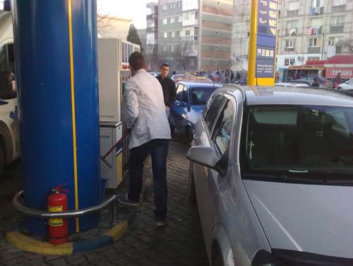 Carburantii si tigarile se scumpesc obligatoriu!