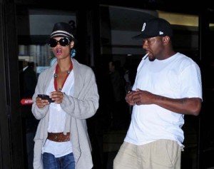 Bobby Brown And Fiancee Alicia Etheridge Arrive - Ziarul National