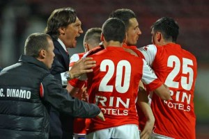 bonetti-si-jucatorii-foto-fcdinamo - Ziarul National