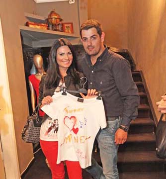 Ellie White: “Iubitul m-a impins catre cariera solo”