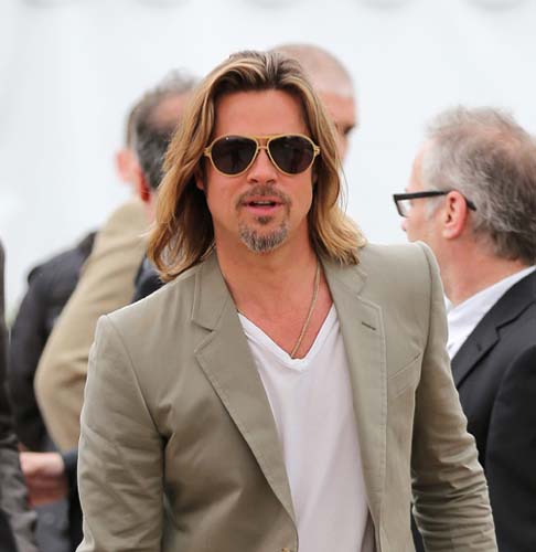 Brad Pitt a spus adio burlaciei