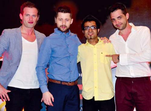 El e impresarul de la Bollywood al artistilor din Romania!