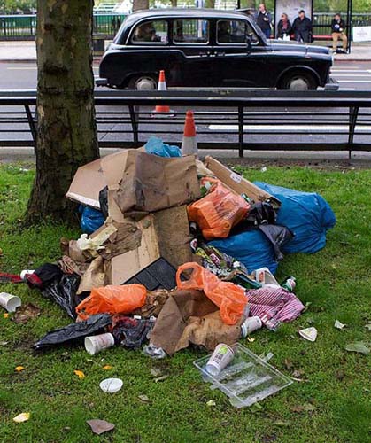 Tiganii si-au ridicat corturile in Park Lane, Londra