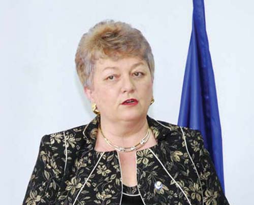 Pesedistii sterg pe jos cu functionarii parlamentari