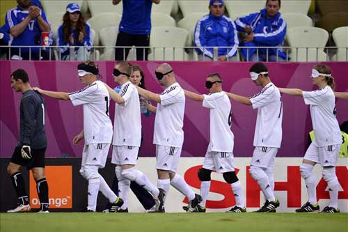 Germania – Grecia a fost precedat de „meciul orbilor”