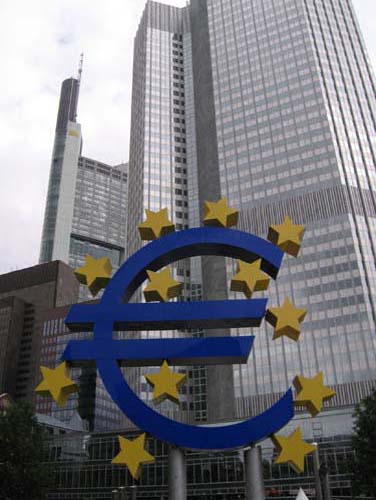 UE impune o uniune bancara cu moneda unica