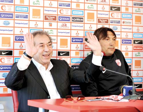 Dinamo – cu „extraterestrii”, Steaua – cu „castravetii”!