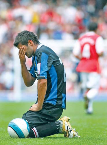 Inter ii pune lui Chivu clauza de meciuri jucate