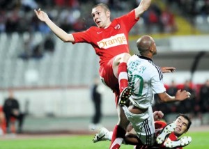 FOTBAL:DINAMO BUCURESTI-FC VASLUI 1-2,LIGA 1 (19.09.2010) - Ziarul National