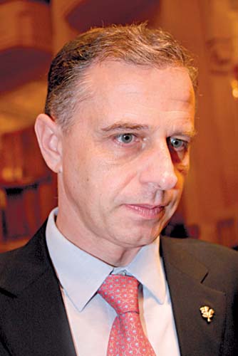 Geoana bate la portile PSD-ului