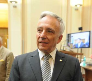 MUGUR-ISARESCU-FANE-(17) - Ziarul National