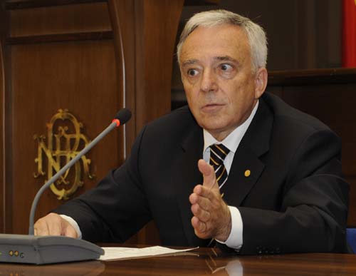 Lectii pe eBay pentru Mugur Isarescu: 1 leu=14 dolari