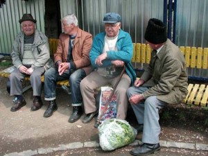 Pensionari-pe-banca - Ziarul National
