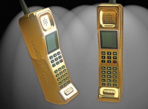Luxury phone is a dead ringer for the Eighties brick - Ziarul National