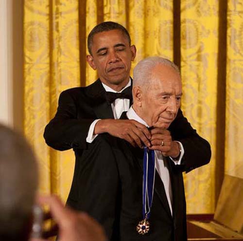 Obama ii „cumpara” pe israelieni cu Medalia Libertatii