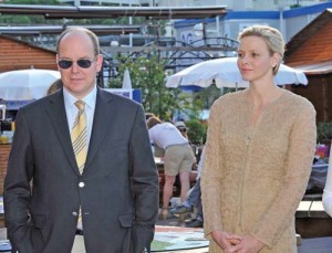 LE PRINCE ALBERT ET LA PRINCESSE CHARLENE DE MONACO AU SALON MONACOLOGY A MONACO - Ziarul National