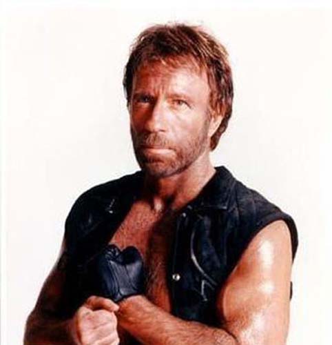 Chuck Norris nu vrea gay printre cercetasi