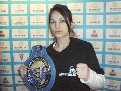 Corina Carlescu se bate pentru titlul mondial