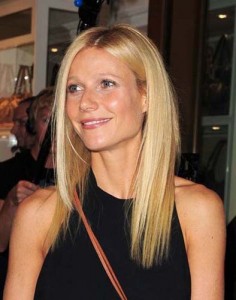 gwyneth-paltrow-sieht-laechelnd-zur-seite - Ziarul National