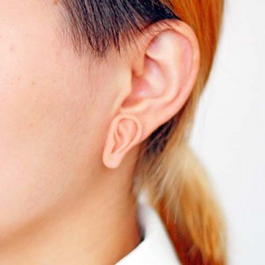 Jewllery that - Ziarul National's ear to stay