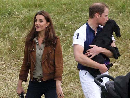 Suparat pe Kate, William se consoleaza cu Lupo
