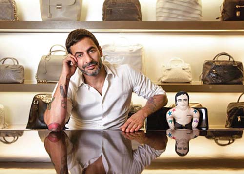 Cat costa sa il iei acasa pe Marc Jacobs!