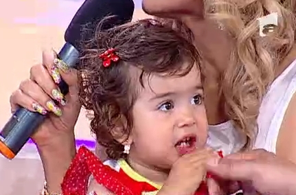 Uite ce dragalasa e Maria, fetita Danielei Gyorfi!