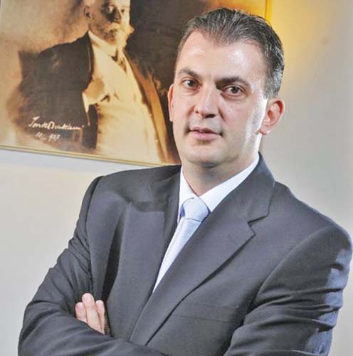 Si Rares Manescu a parasit PNL pentru ALDE