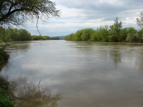 Avertizare COD GALBEN de inundatii pe mai multe rauri, de miercuri dupa-amiaza