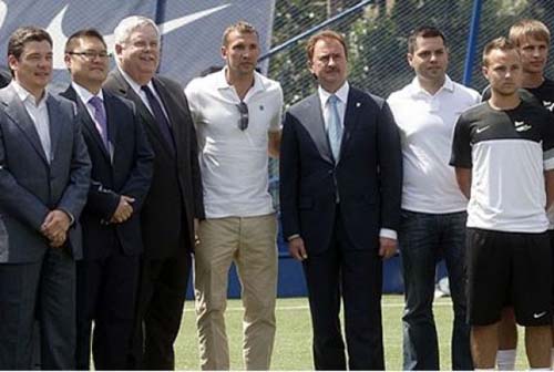 Sevcenko inaugureaza scoli de fotbal