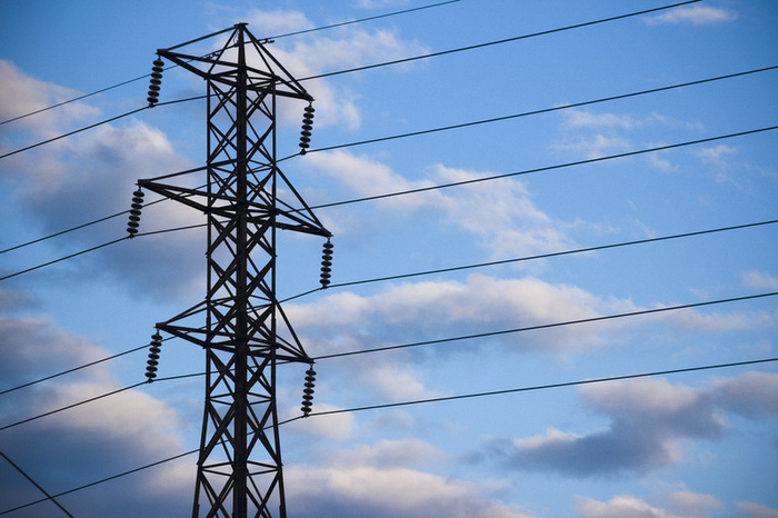 Pretul energiei electrice creste cu 5%