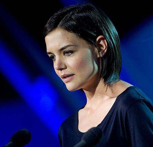 Katie Holmes e geloasa pe niste poze