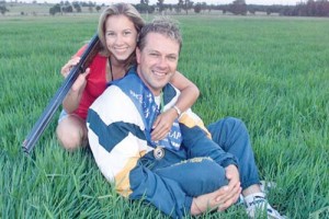 Russell+Mark+and+girlfriend+Lauryn+Ogilvie+at+home - Ziarul National