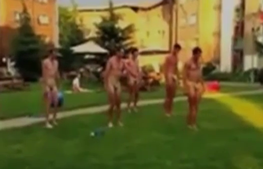 Canotorii australieni au dansat dezbracati, pe muzica lui Michael Jackson VIDEO