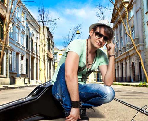 Daniel Robu, pradat de hoti in timp ce dormea