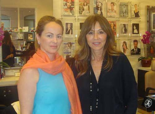 Delia Antal si-a lasat sprancenele pe mana Anastasiei Soare