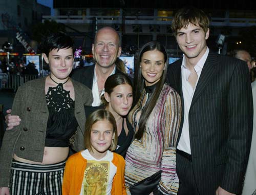 Demi Moore, amenintata cu ordin de restrictie de propriile fiice