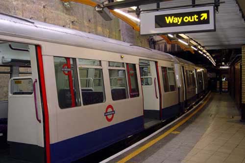 Angajatii de la metroul londonez intra in greva