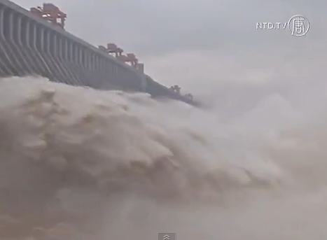 Inundatii devastatoare in China: Numarul mortilor a ajuns la 77 doar la Beijing – VIDEO