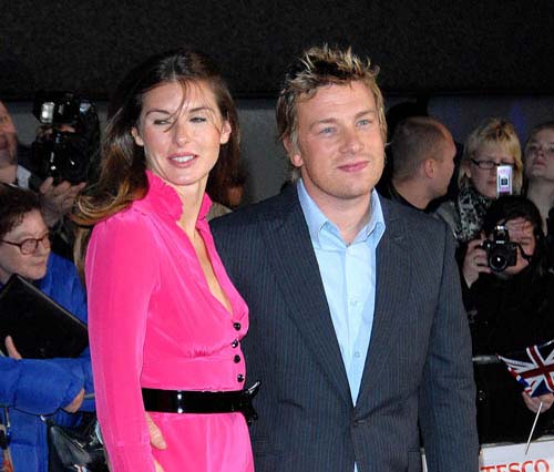 Bucatarul Jamie Oliver, verificat la sange de nevasta