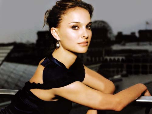 Natalie Portman: “Astia de la Hollywood ma suspecteaza ca as fi vreo desteapta!