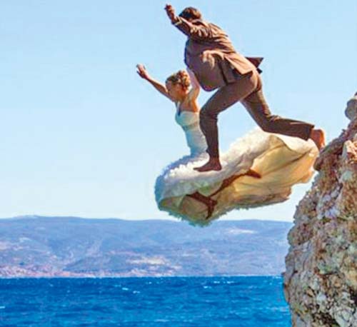 Astia n-au aflat ca se poate divorta?!