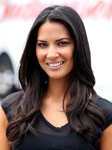Olivia Munn isi smulge genele