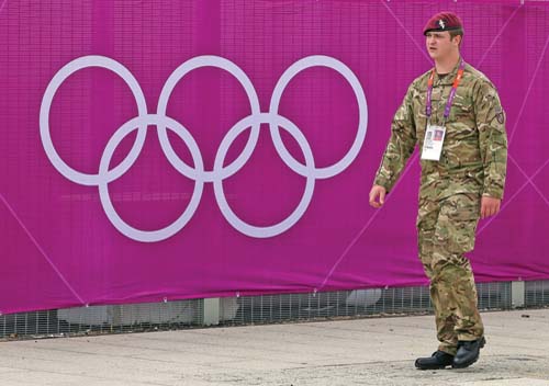 Britanicii au mobilizat la Londra mai multi soldati decat in Afganistan!