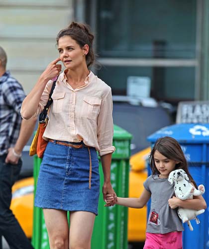 Suri ramane la Katie Holmes